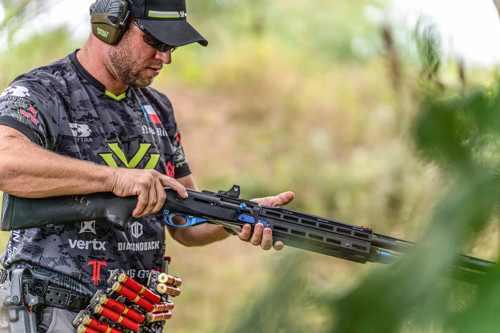 Vortex Defender XL Red Dot 5 MOA 25 Vortex Defender XL Red Dot 5 MOA – VTX_DFXL-MRD5